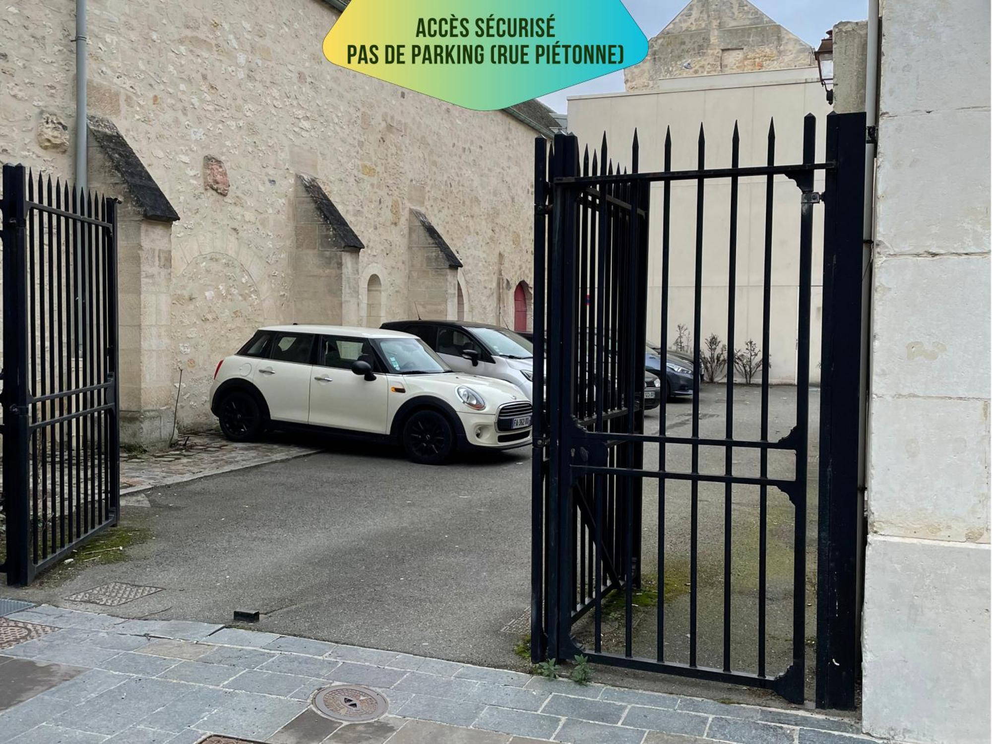 Le Corneille - Ideal Pros & Couples - Centre Historique - Chateau 5Min - Gare 10Min - Au Calme - Fibre Compiègne Esterno foto